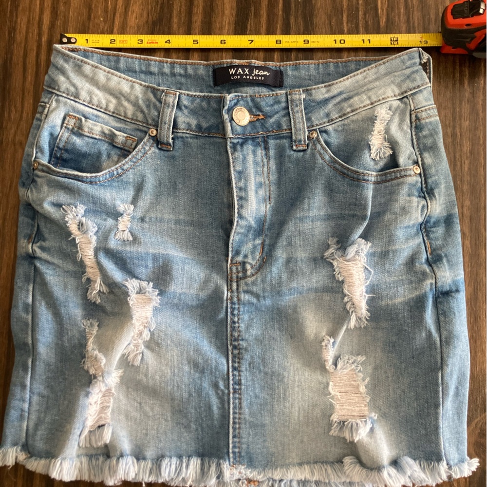 Women’s distressed skirt